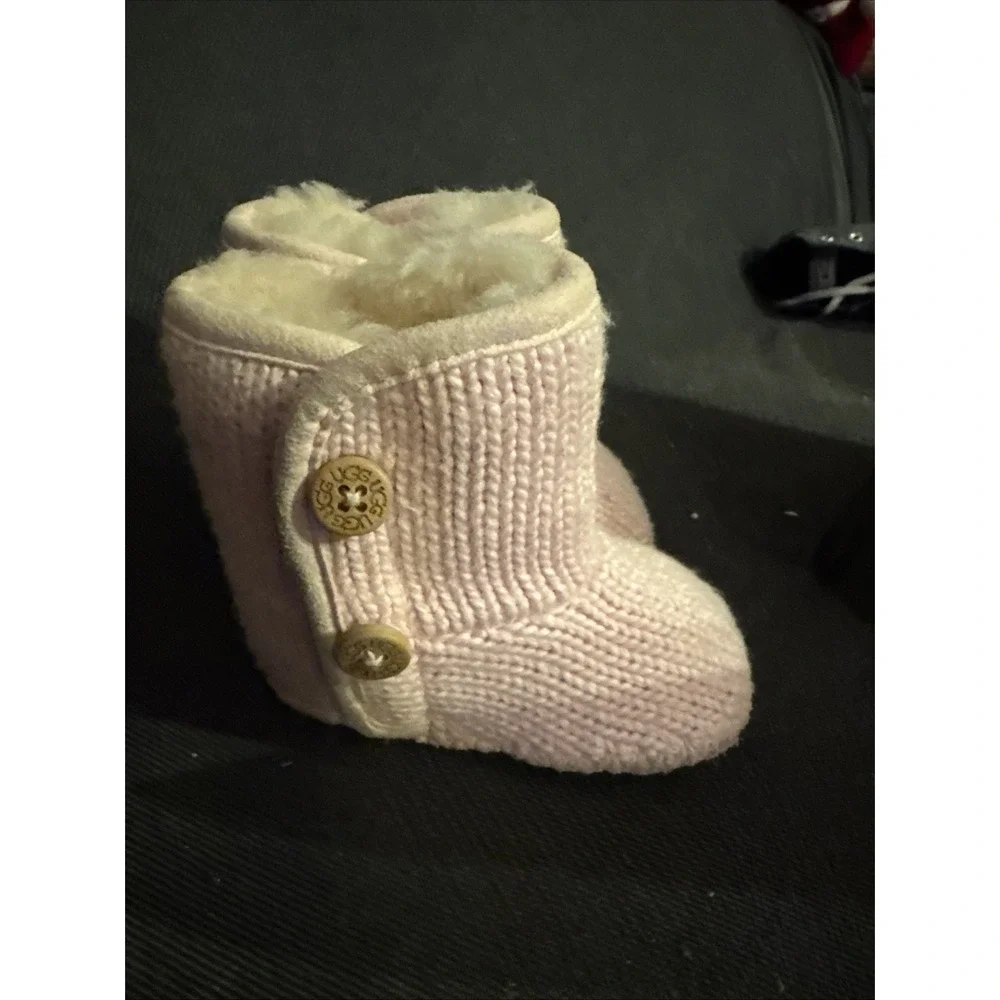 UGG purl knit